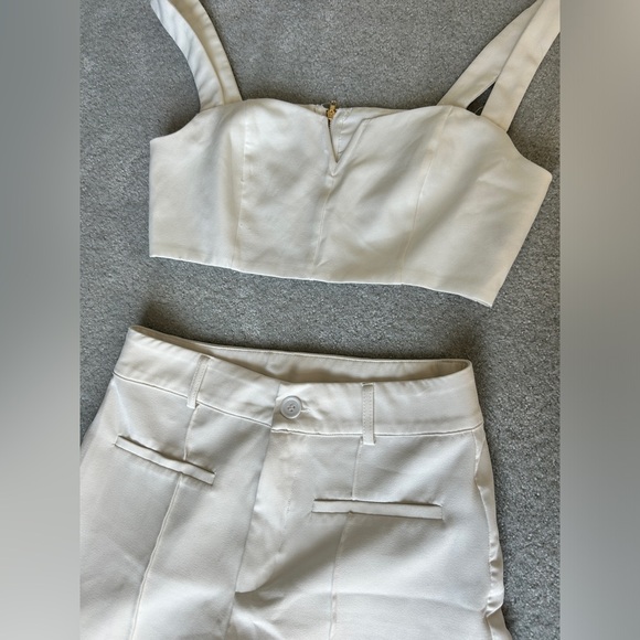 Matching Set - Picture 2 of 6